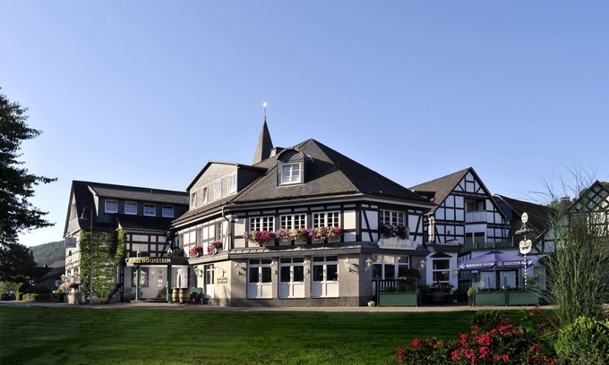 Eslohe Hotel | Hotel Haus Hochstein