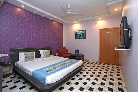 Sindhi Camp Hotel | HOTEL HAYAT RESIDENCY