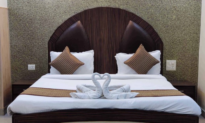 Jwalapur Hotel | Hotel Holy Basil
