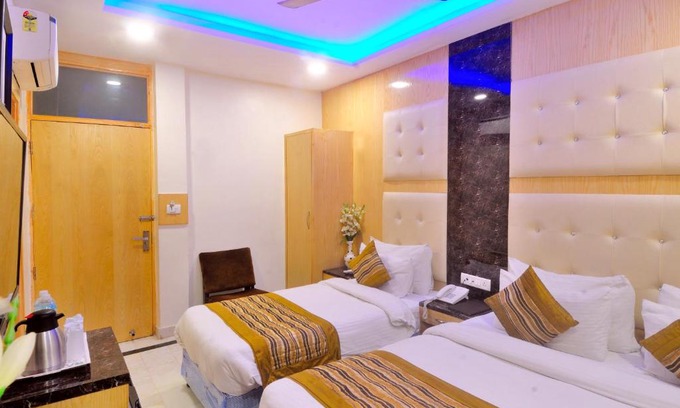 Paharganj Hotel | Hotel Karlo Kastle - Paharganj - New Delhi