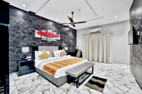Surat Hotel | Hotel Kings Heritage Surat