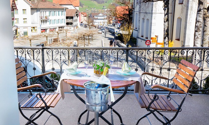 Sachseln Hotel | Hotel Kreuz by b smart