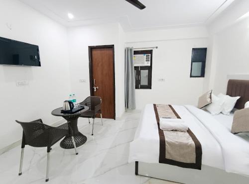 Dwarka Hotel | Hotel Krishna Tower