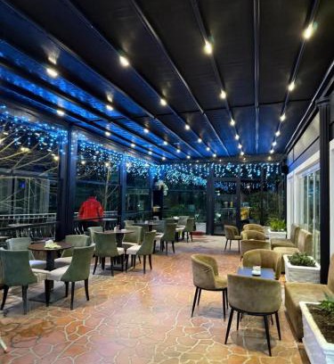 Mullet Hotel | HOTEL Krokodili
