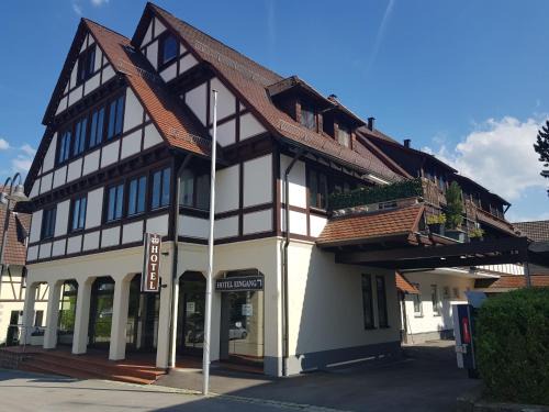 Deckenpfronn Hotel | Hotel KRONE Garni