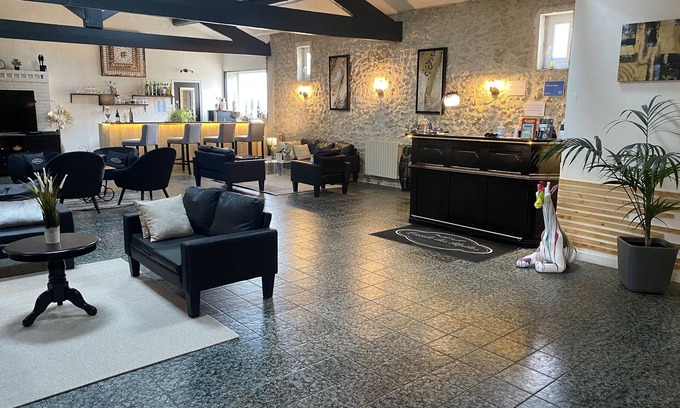 Rognonas Hotel | Hotel L'Escale des Alpilles