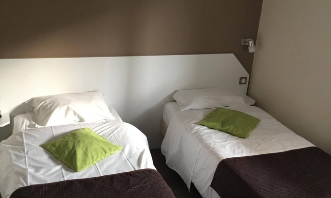 Notre-Dame-de-Sanilhac Hotel | Hotel l Escale