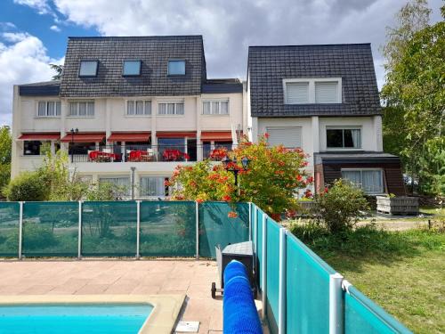 Gennes-Val-de-Loire Hotel | Hotel La Longue Vue