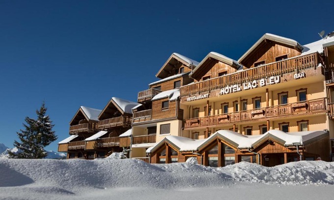 Saint-Francois-Longchamp Hotel | Hotel Lac Bleu 1650