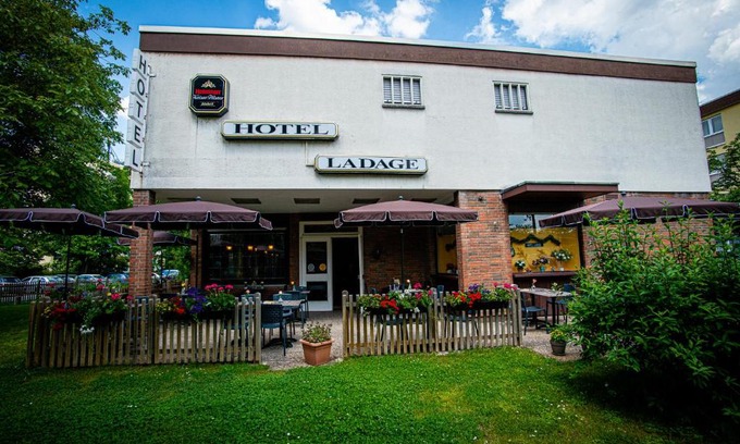 Schwanheim Hotel | Hotel Ladage