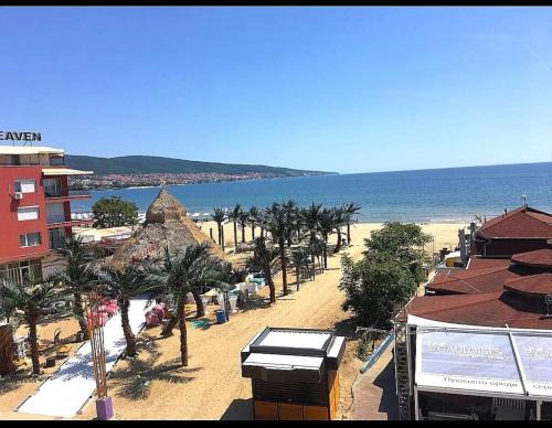 Chaika Hotel | Hotel Largo Beach