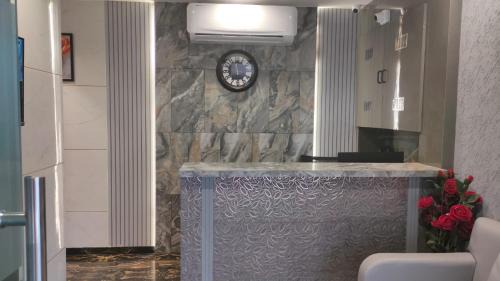 Ahmedabad Hotel | HOTEL LAVISH