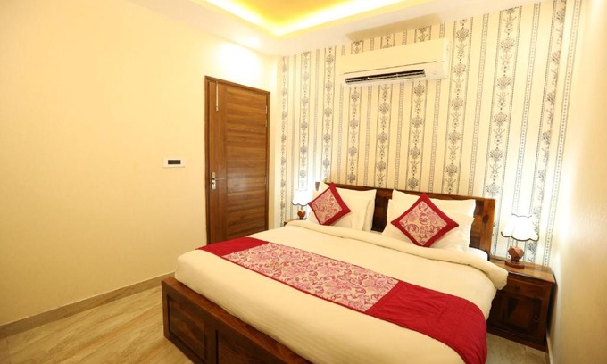 Faridabad Hotel | Hotel Lavit Couple Friendly near Faridabad Metro station