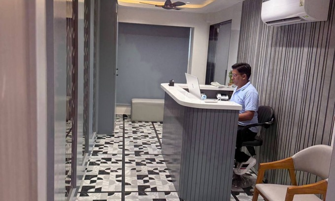 Thaltej Hotel | Hotel Laxus