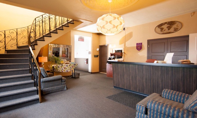 Saint Basile le Grand Hotel | Hotel Le Mirage