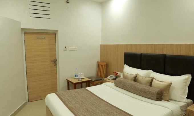 South West Bed & Breakfast | Hotel Lotus Near New Delhi International Airport