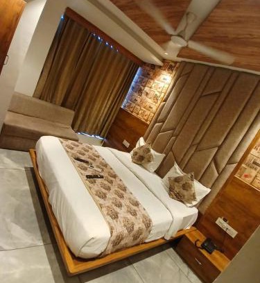 Ahmedabad Hotel | Hotel Lotus Town