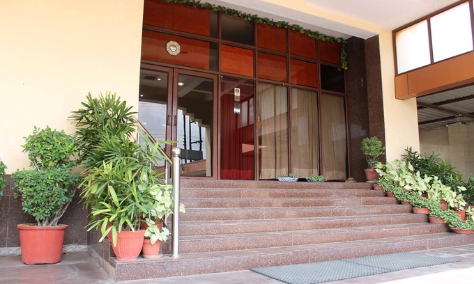 Ghaziabad Hotel | Hotel Maiden Residency