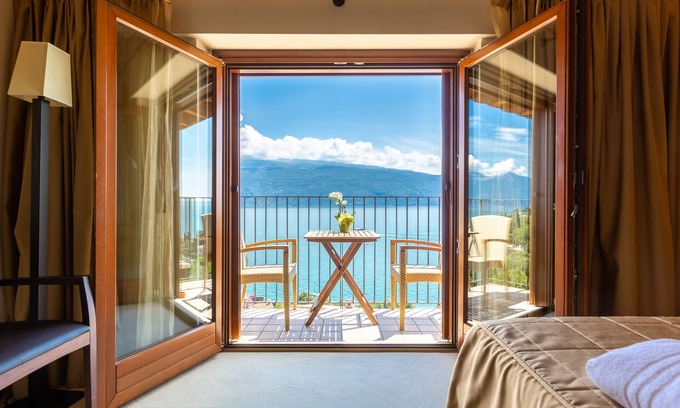 Gargnano Hotel | Hotel Meandro - Lake View