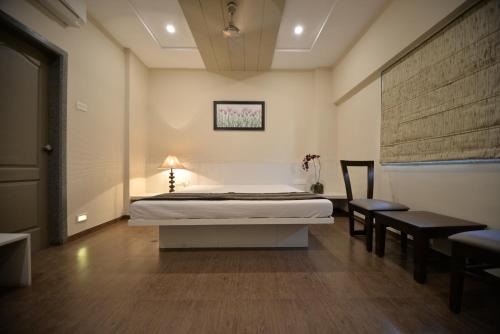 Solapur Hotel | Hotel Naman