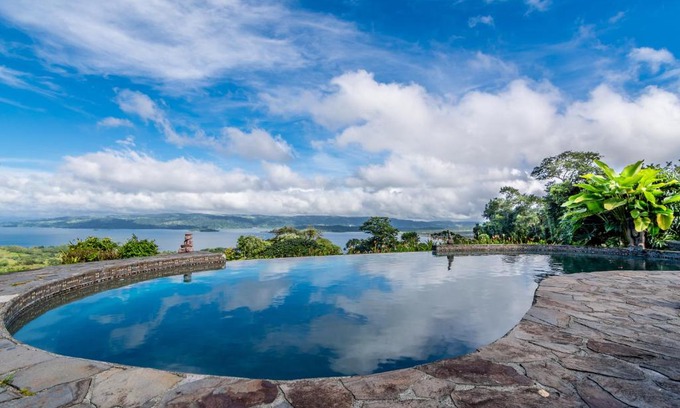 La Fortuna Bed & Breakfast | Hotel Nepenthe B&B