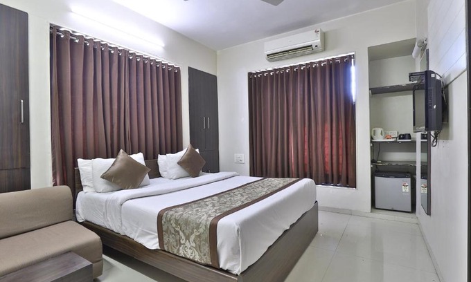 Surat Hotel | Hotel Nova Vatika