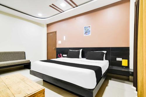 Indore Hotel | Hotel O Indore Near Omax City 1