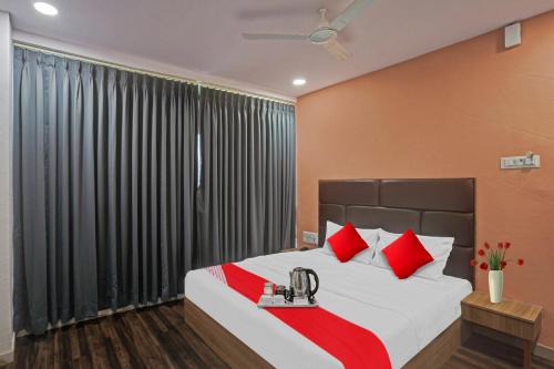 Surat Hotel | Hotel O Infinity