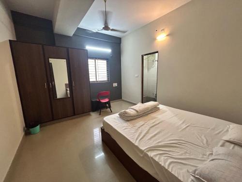 RR Nagar Hotel | Hotel O Karanji Comfort
