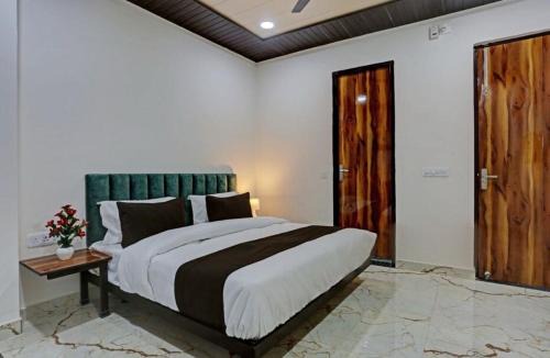 Delhi Hotel | Hotel O Kashish Residency