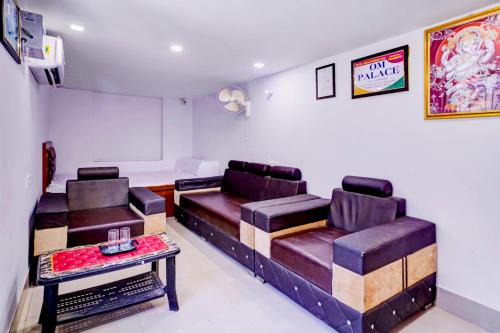 Deoghar Hotel | Hotel O OM PALACE & BANQUET HALL