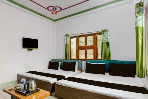 Sarnath Hotel | Hotel O Shanti Buddha