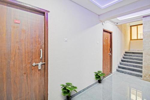 Phase 1 Hotel | Hotel O White House
