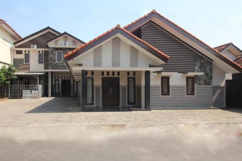 Bandar Lampung Hotel | Hotel O Wisma Ray Syariah