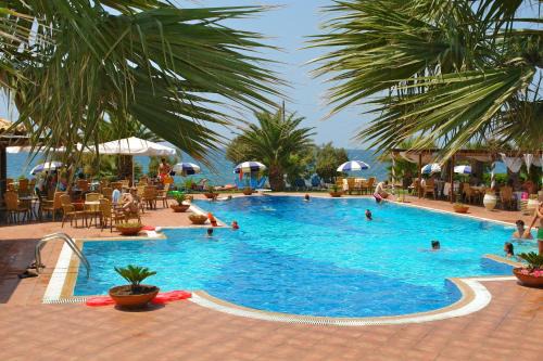 Trifylia Hotel | Hotel Oasis