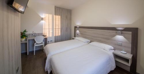 Folzano Hotel | Hotel Panineria Colombera Rossa