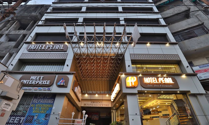 Sayajiganj Hotel | Hotel Pearl