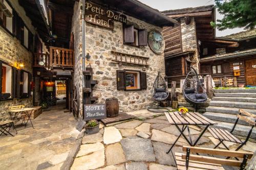 Valnontey Hotel | Hotel Petit Dahu - Chambres et Restaurant