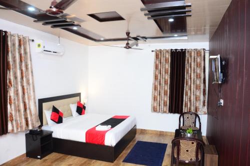 Amritpur Hotel | HOTEL POLOMAX