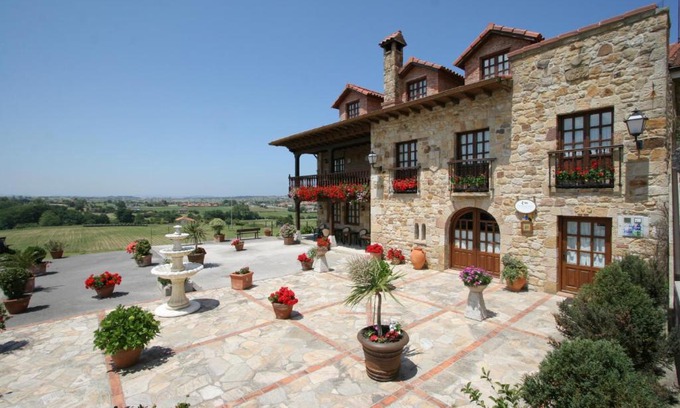 Galizano Hotel | Hotel "Posada de Cantabria EL SOLAR" - Gintonic- Bar -Terraza panorámica
