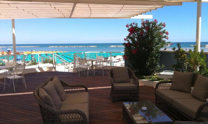 Villamarina Hotel | Hotel Prater