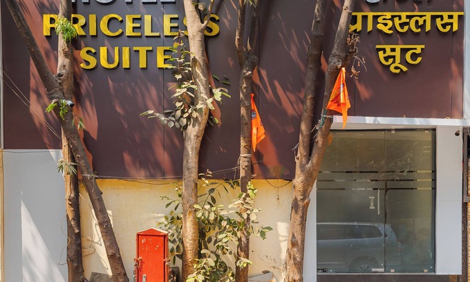 Goregaon West Hotel | Hotel Priceless Suite