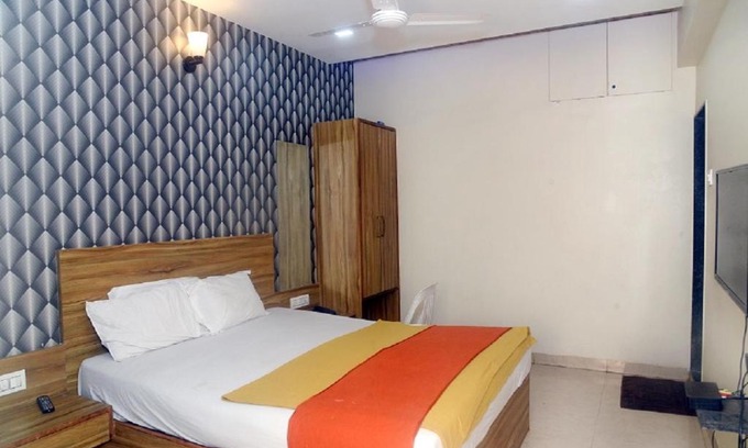 Central Pune Hotel | Hotel Radhika Pune
