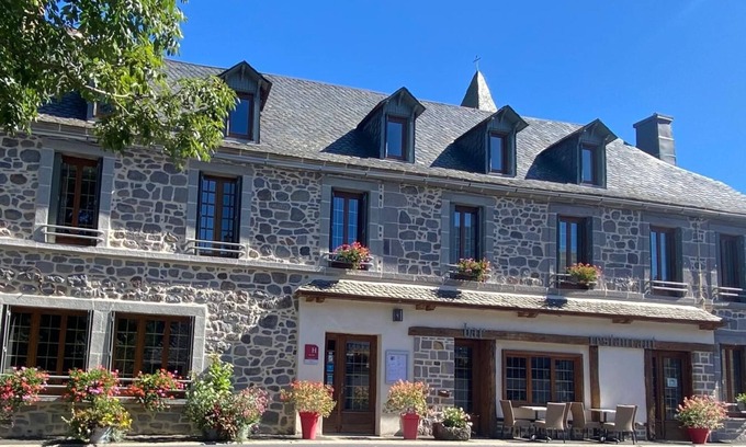 Albepierre-Bredons Hotel | Hotel Restaurant Du Plomb du Cantal