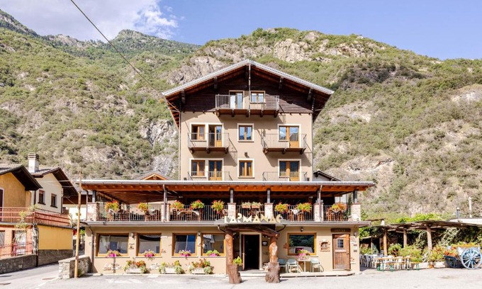 Arnad Hotel | Hotel&Restaurant Armanac de Toubïe