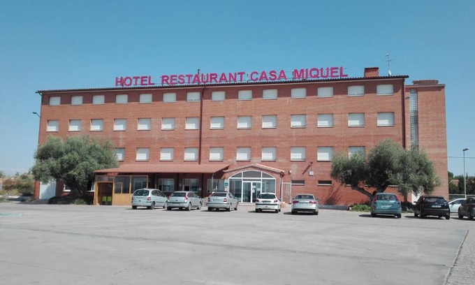 Alcarras Hotel | Hotel Restaurant Casa Miquel