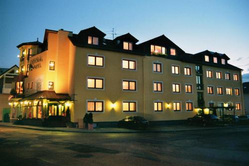 Viernheim Hotel | Hotel-Restaurant Central am Königshof