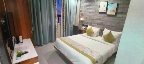 Akola Hotel | Hotel RG Exclusive - Akola