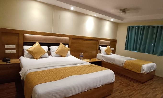 Girgaon Hotel | Hotel Rishi International