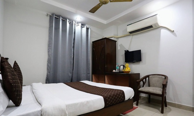 Mayapur Hotel | Hotel Riverview